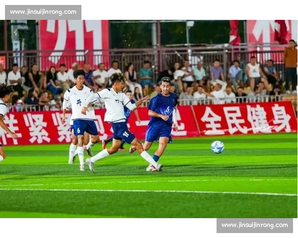 激情赛场引爆热血战斗 足球盛宴震撼来袭邀你共赴巅峰对决